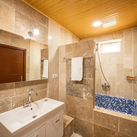Capiedra Hotel 3*