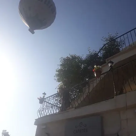 מלון Capiedra 3*